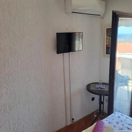 Romansa Konukevi 2*